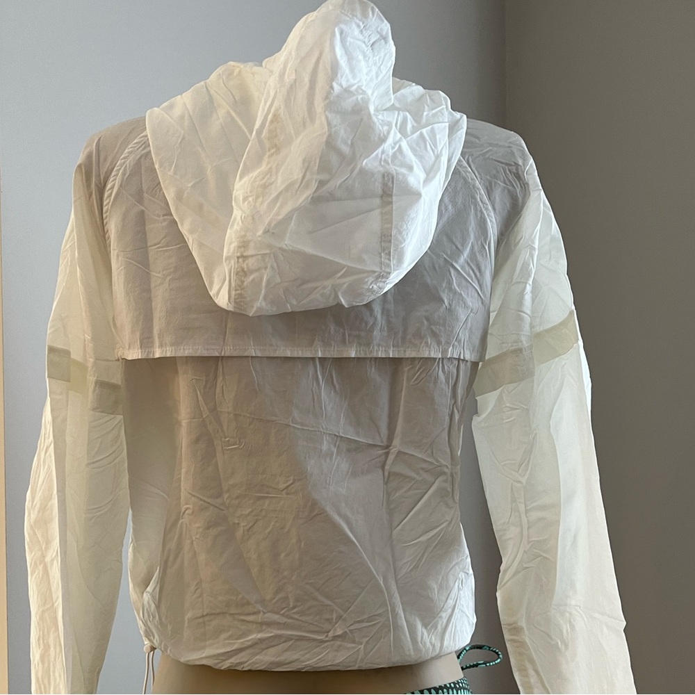 TNA Windbreaker Jacket – White
Excellent Condition - Picture 6 of 9